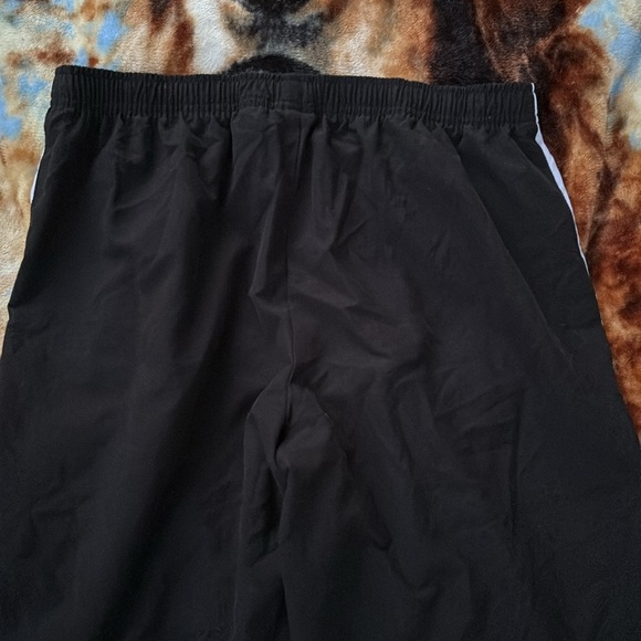 Nike Black Elastic Waist Capris Pants Athletic Activewear White Stripes L 12-14 - Picture 1 of 16